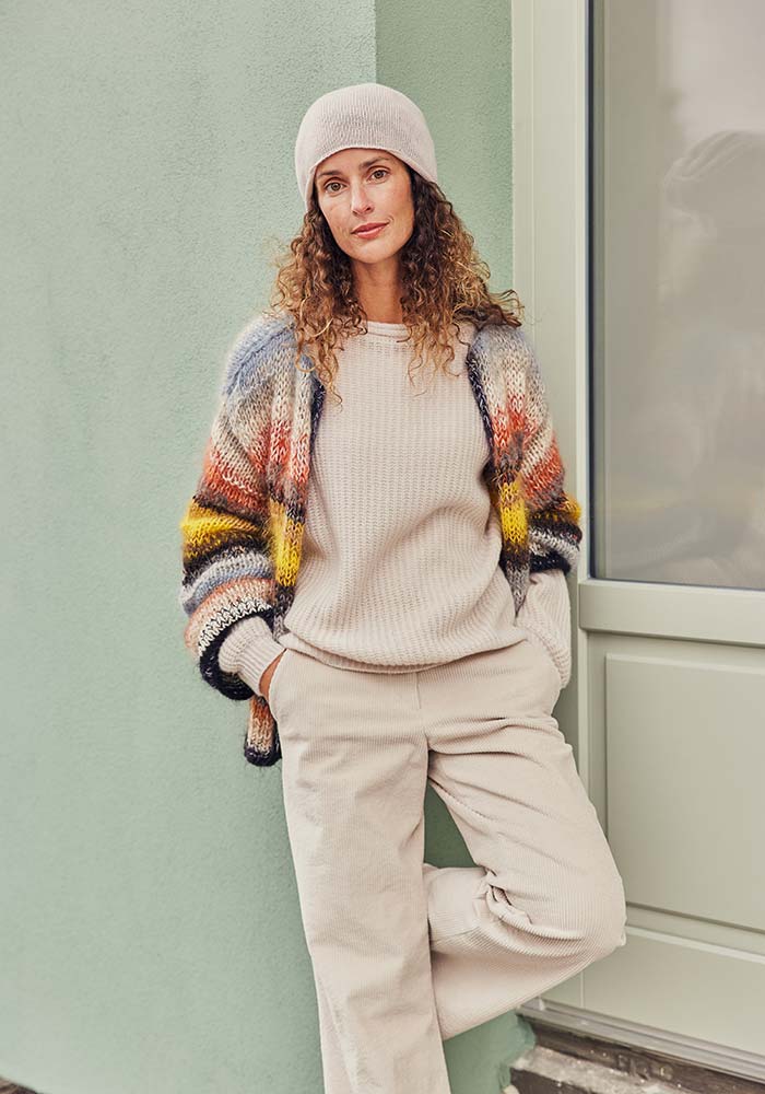 Muetze beige bunter cardigan